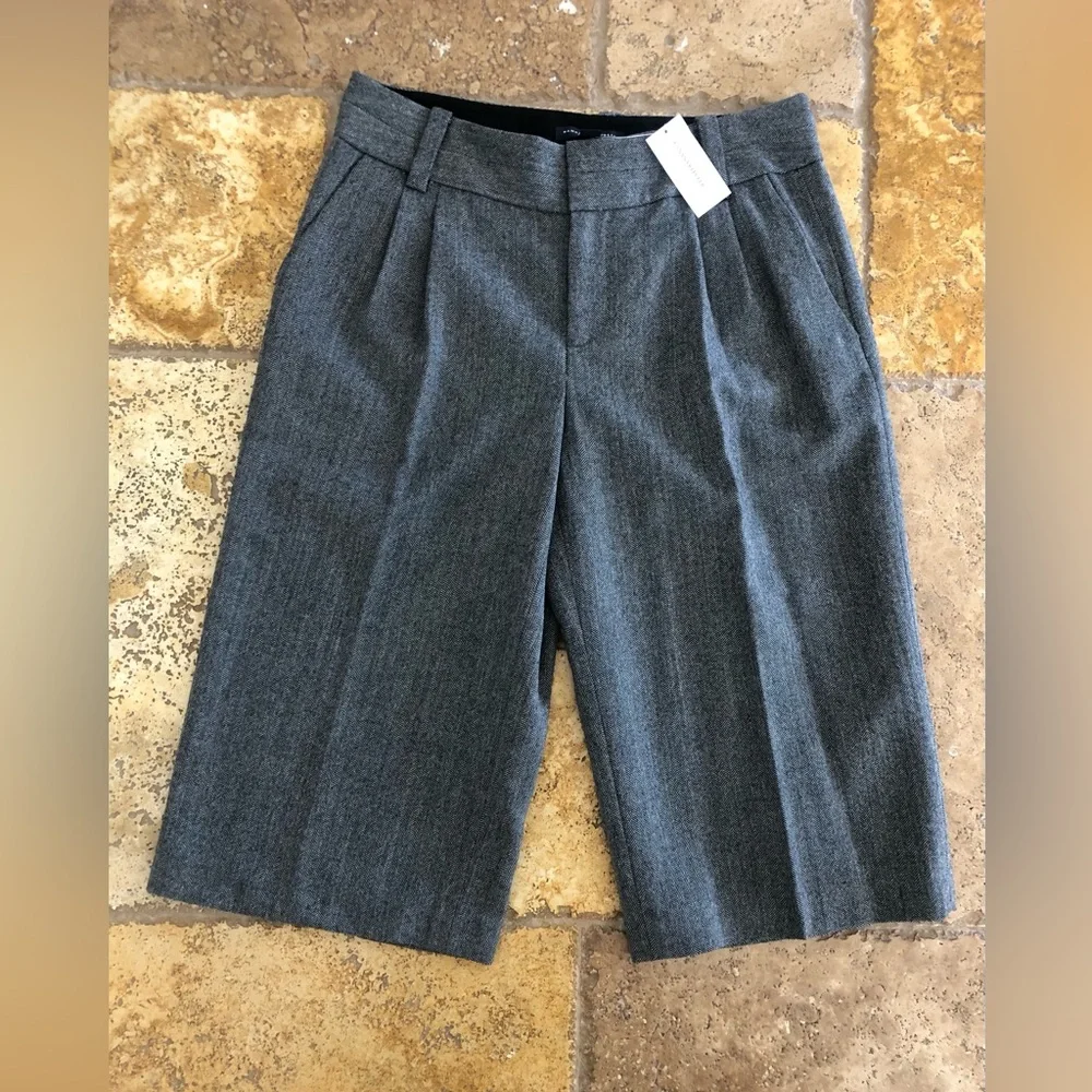 BANANA REPUBLIC - NWT WOOL BERMUDA SHORTS + MARTIN FIT/WOMENS SIZE 8